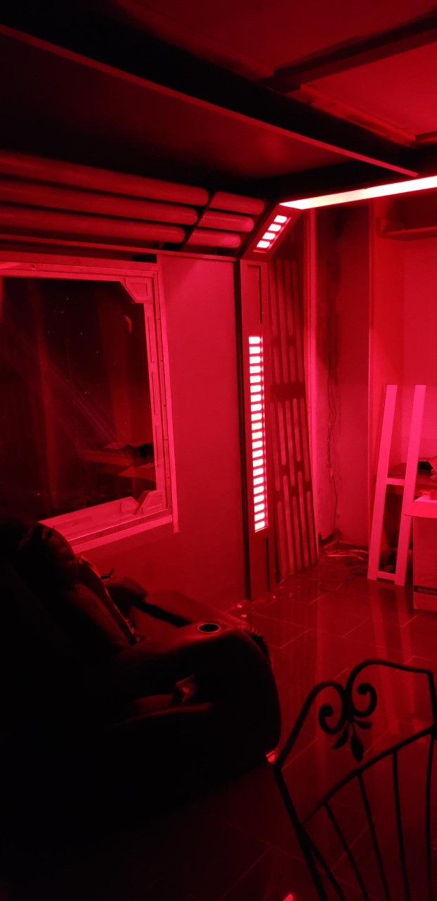 Red lights front left corner.jpg