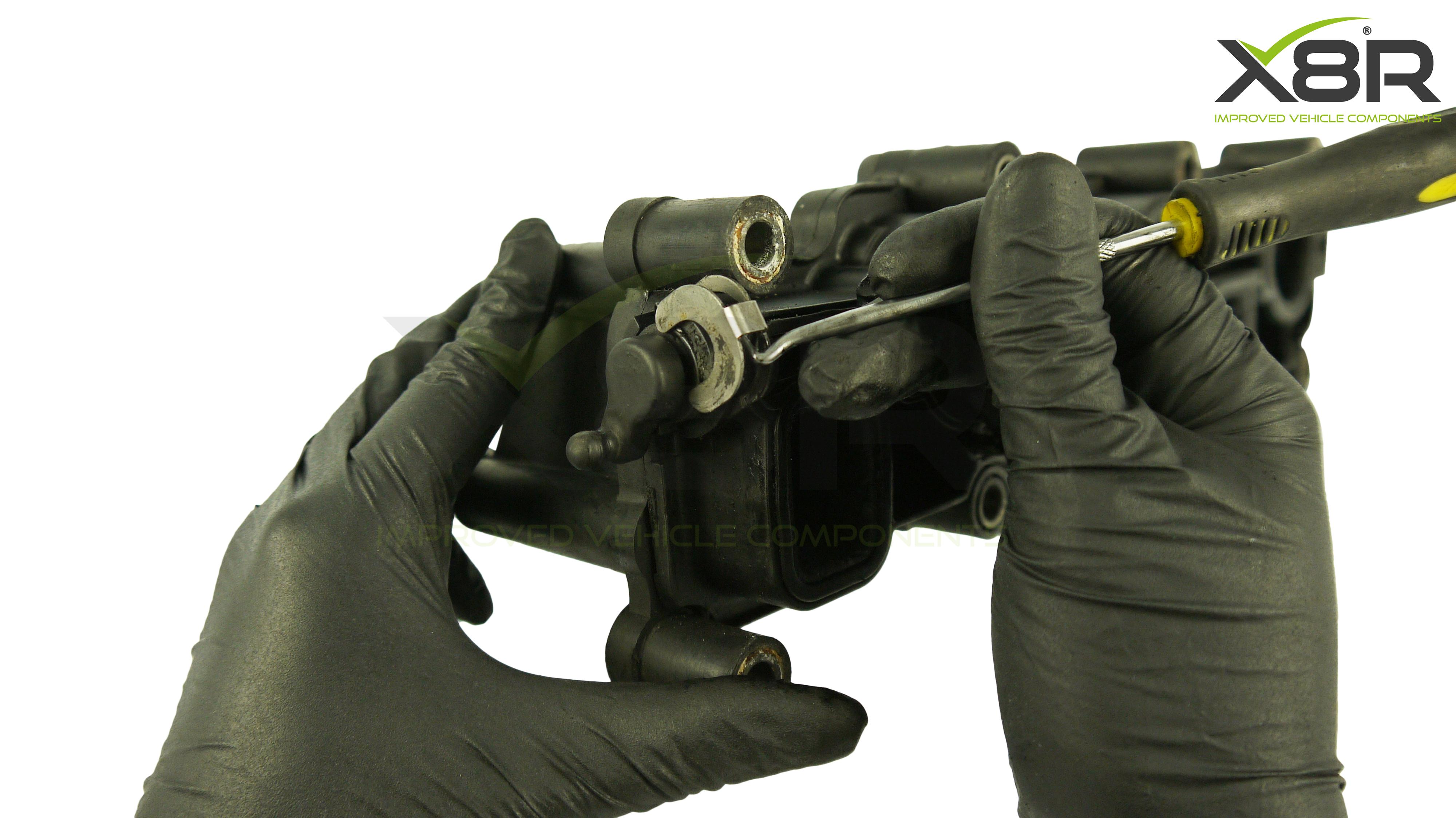Remove manifold clip.jpg