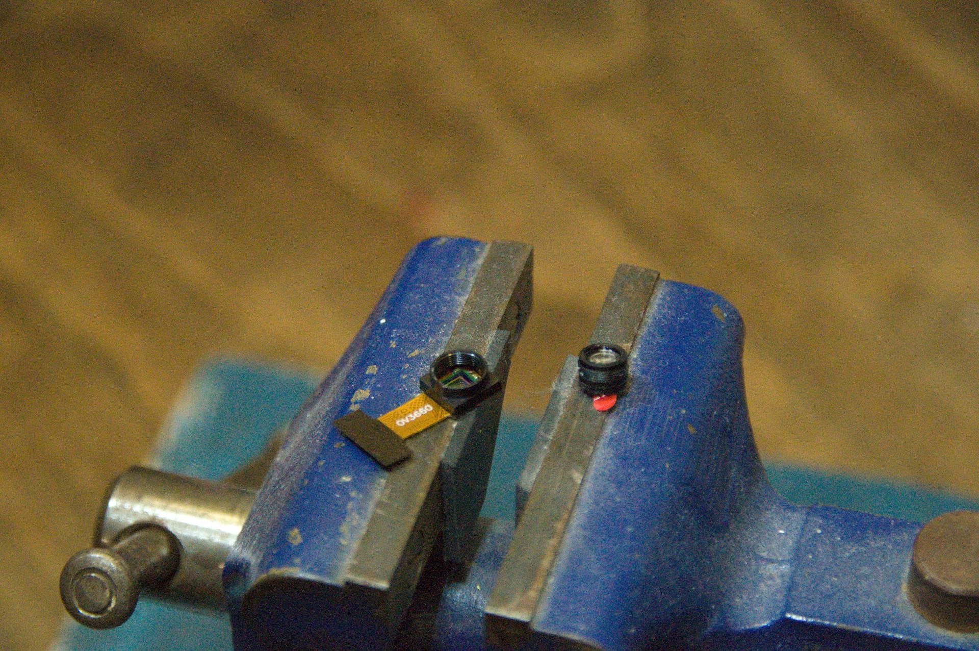 Removing_Lens.jpg