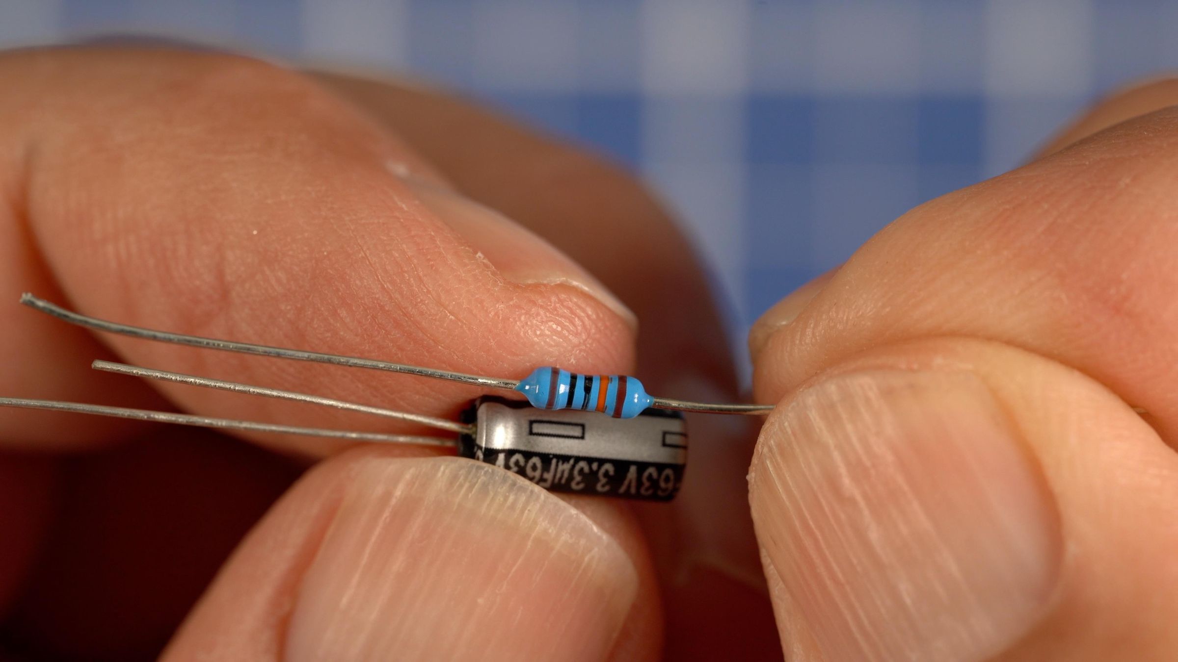 ResistorCapacitor.jpg