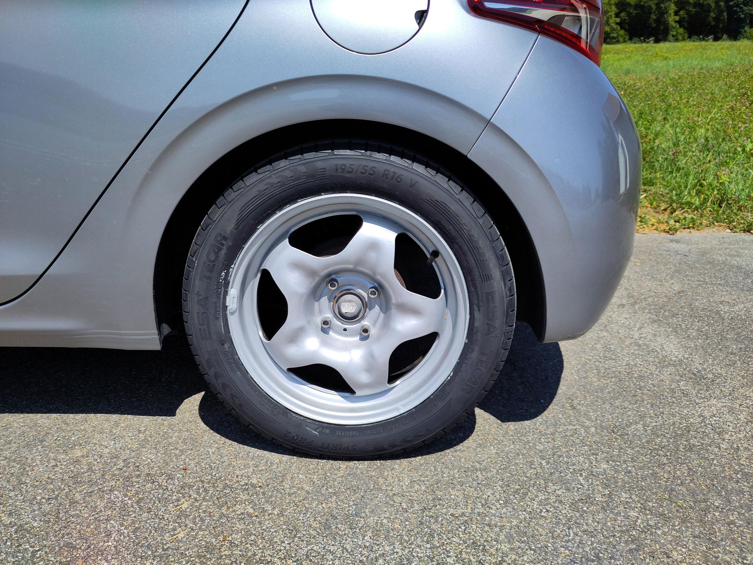 Rim &amp; Tyre installed.jpg
