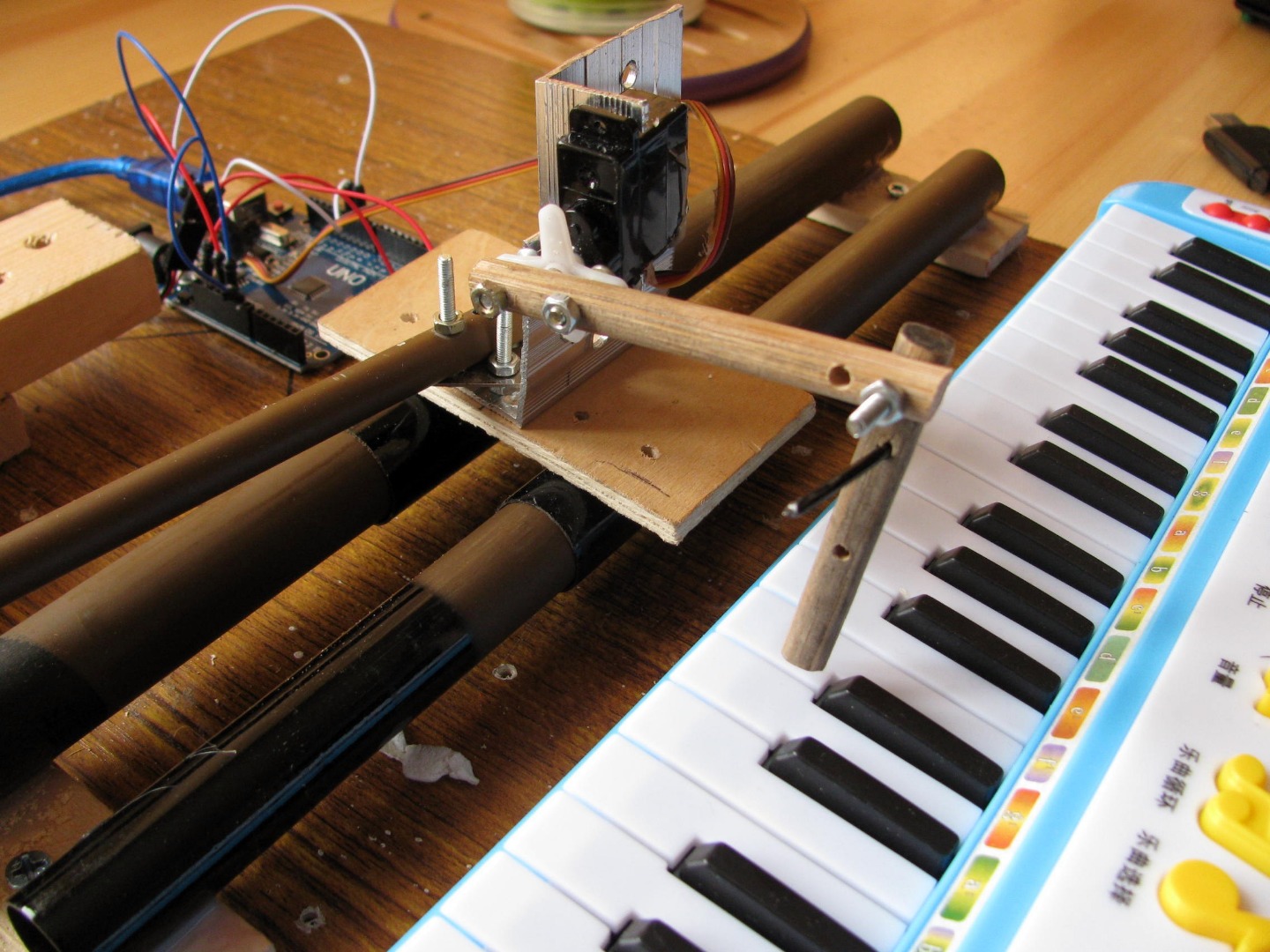 Robot Piano 2.JPG