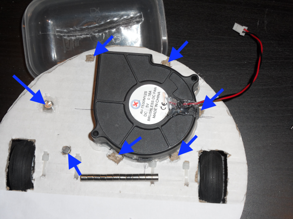 Robot-vacuum-cleaner-from-cartboard-07.png