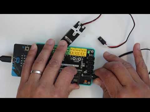 Running a rotation servo with Hummingbird