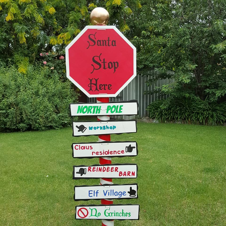 Santa stop here sign post (9).jpg