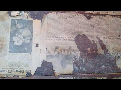 Shed 30 - Separating wall - Newspaper scraps