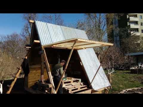 Shed 36 - Swing up roof done