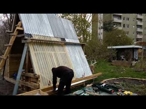 Shed 37 - Roof trim and topping