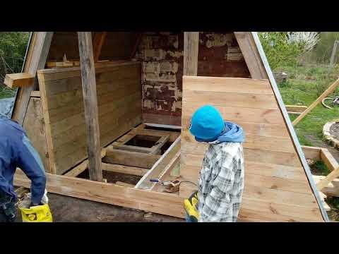 Shed 41 - Flooring Part 2 and Left Wall