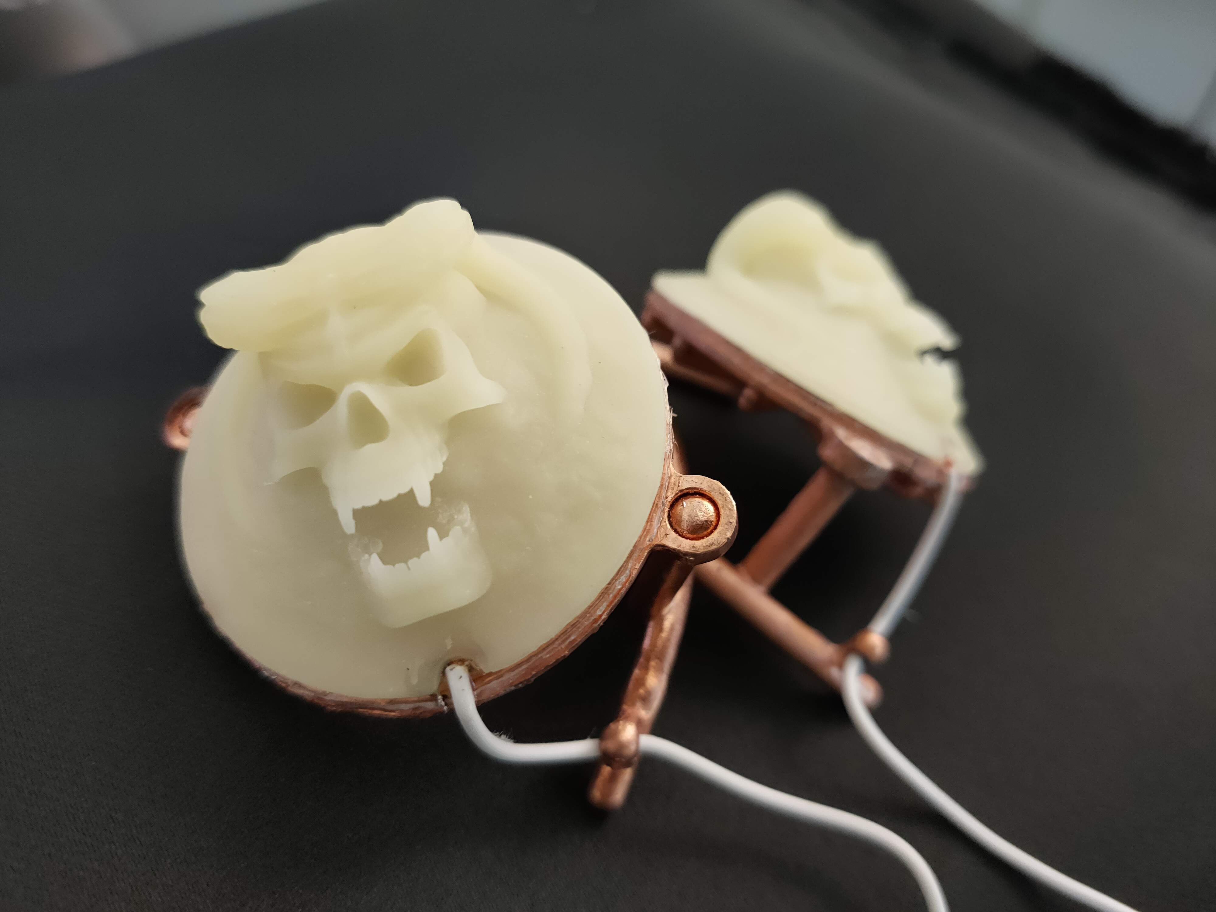 SkullPhones_3.jpg