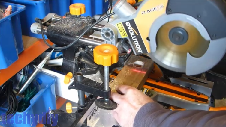 Snapshot 12 (12-02-2016 18-46) chop saw.png