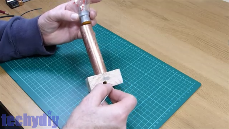 Snapshot 16 (12-02-2016 18-52) put bulb in copper tube.png