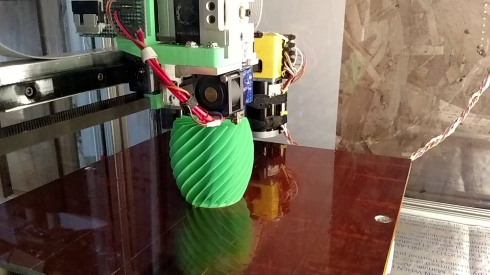 Son of MegaMax printing a 3D printer precision torture test in the form of a vase