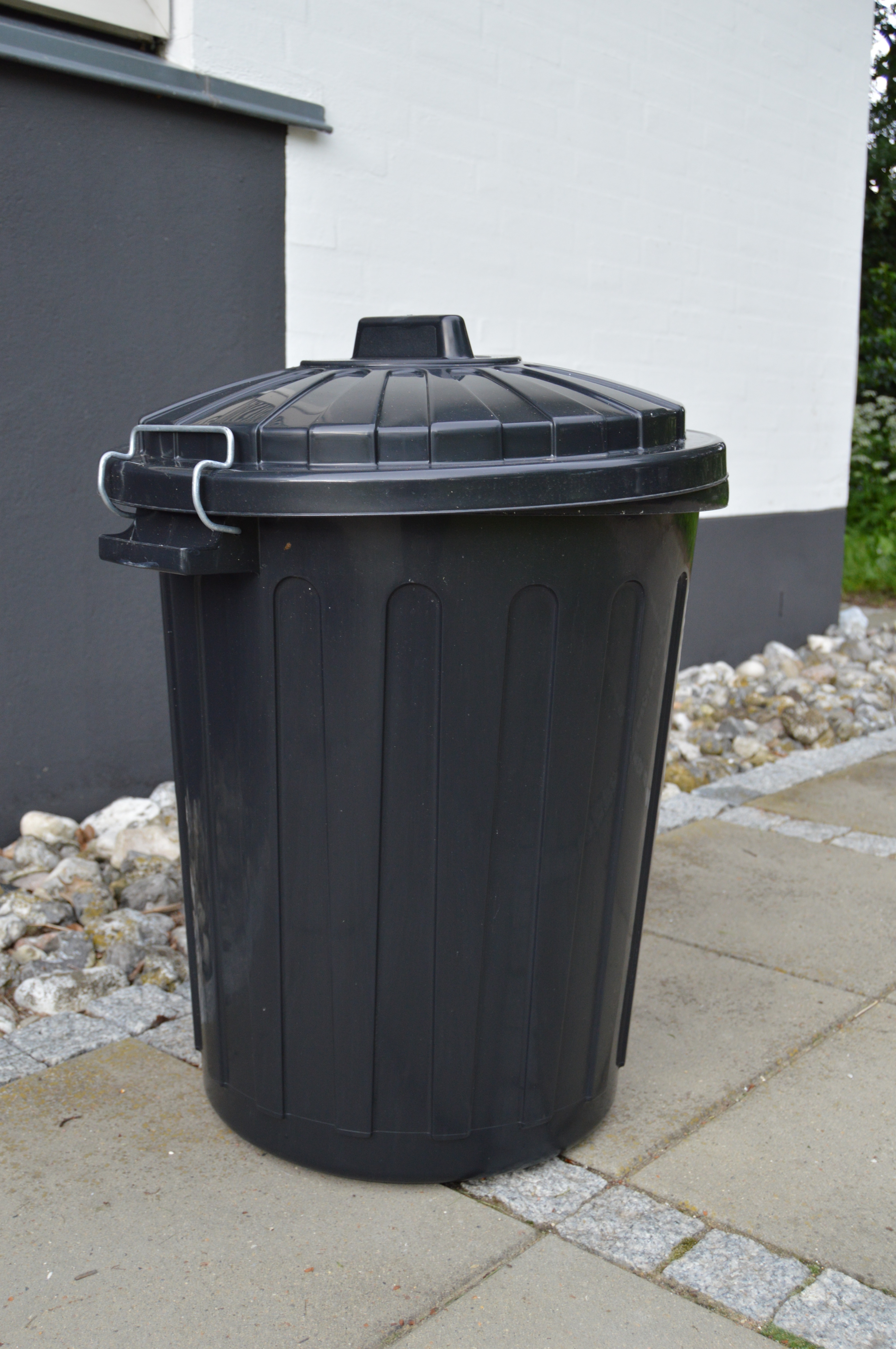 Step 2. attach lid.JPG