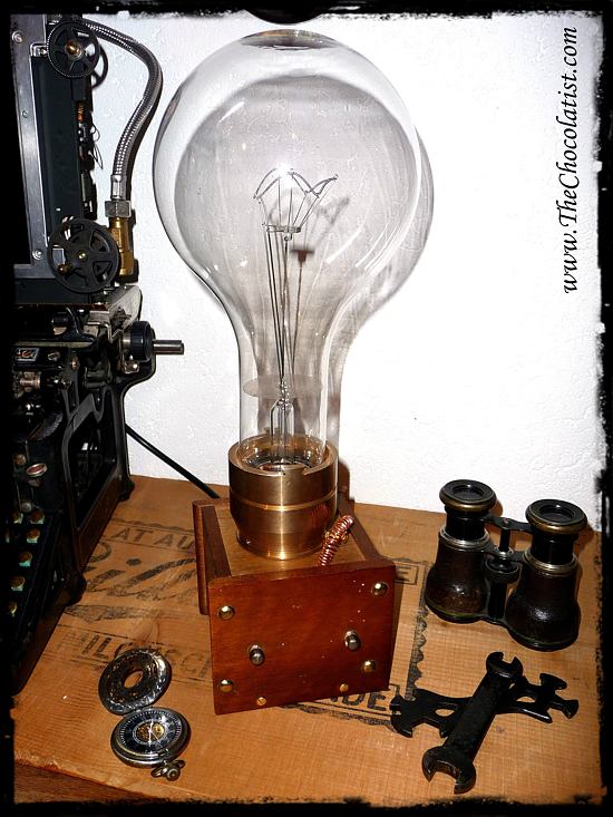 The Giant Steampunk Edison 02.jpg