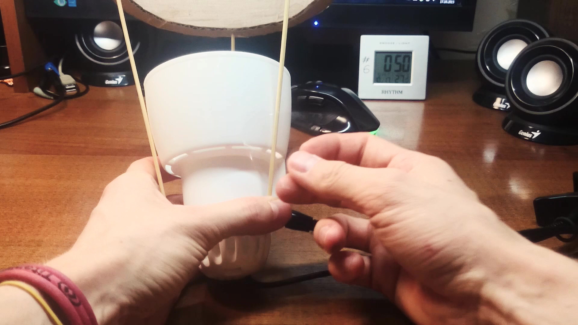 The cheapest DIY SoftBox (studio light).mp4_20160515_165605.361.jpg