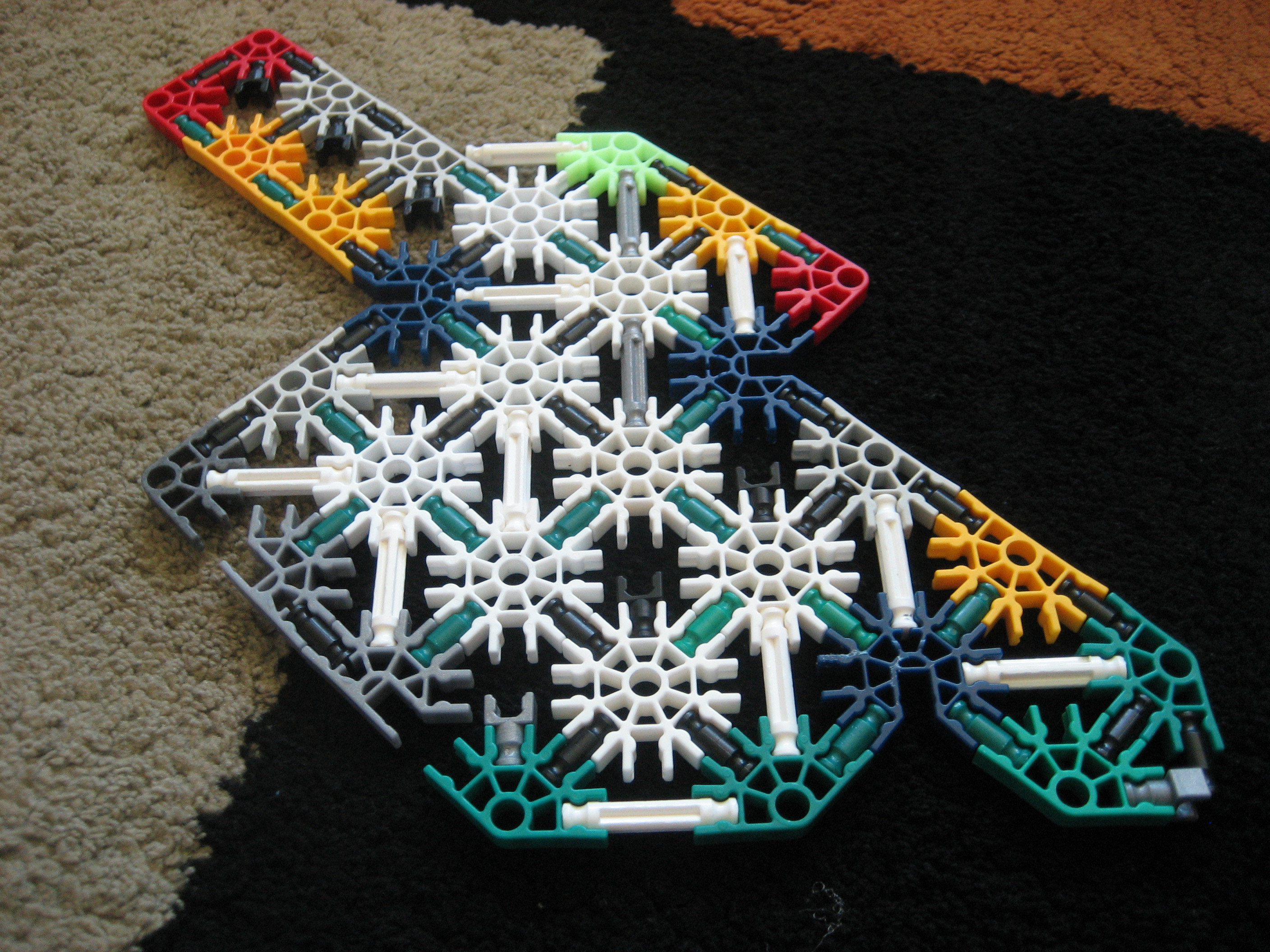 The ghost (knex 2) 001.jpg