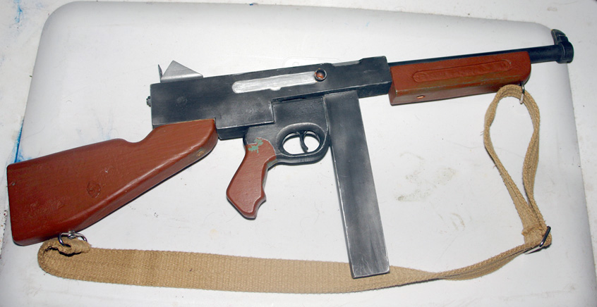 Thompson WWII replica A.jpg