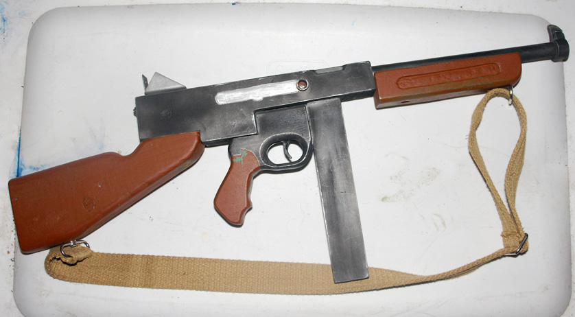 Thompson WWII replica B.jpg