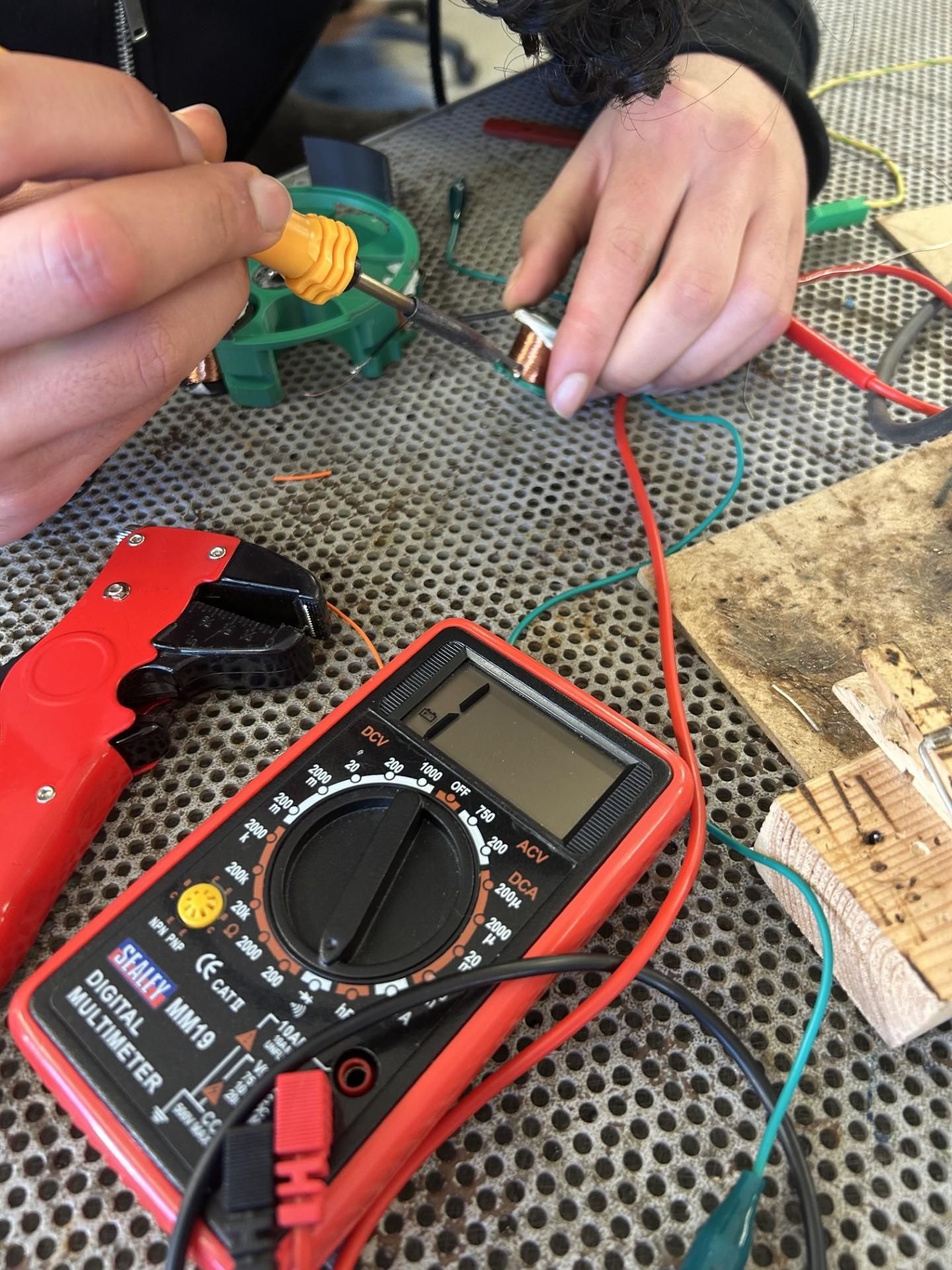 Turbine_Instructable_Alternator7.jpg