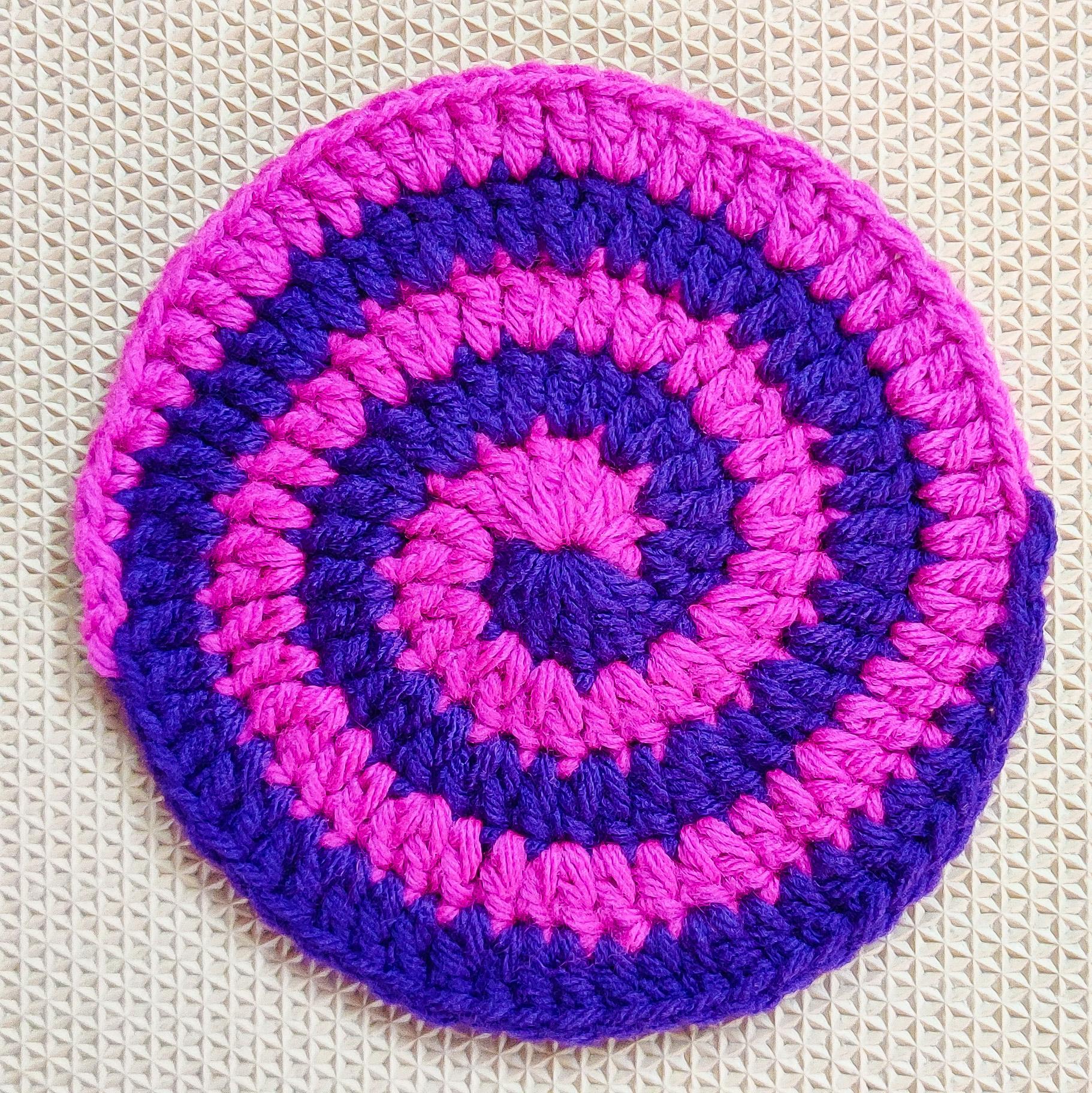 Two Tone Spiral Crochet Circle.jpg