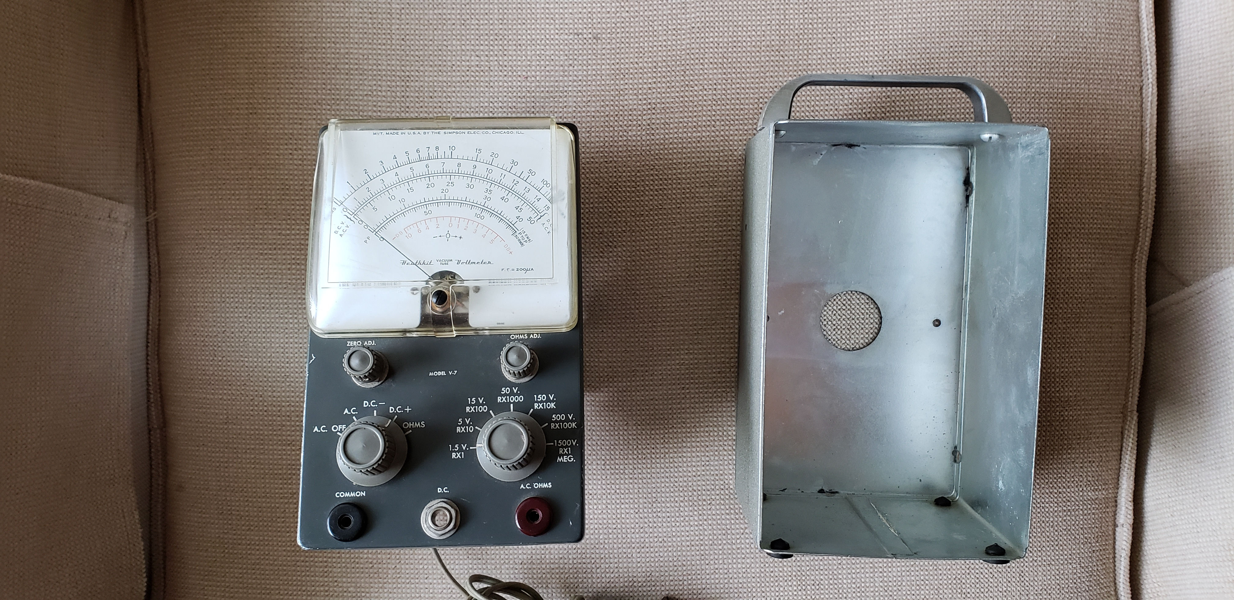 V-7 Vacuum Tube Voltmeter.jpg