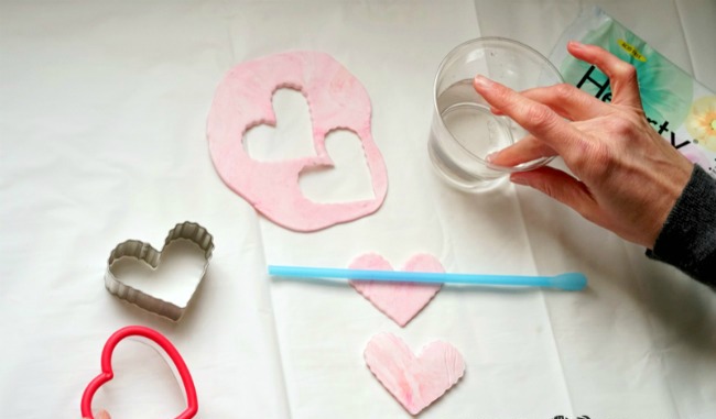 Valentines-Craft-Idea-with-Air-Dry-Clay.-Make-heart-jewelry.jpg