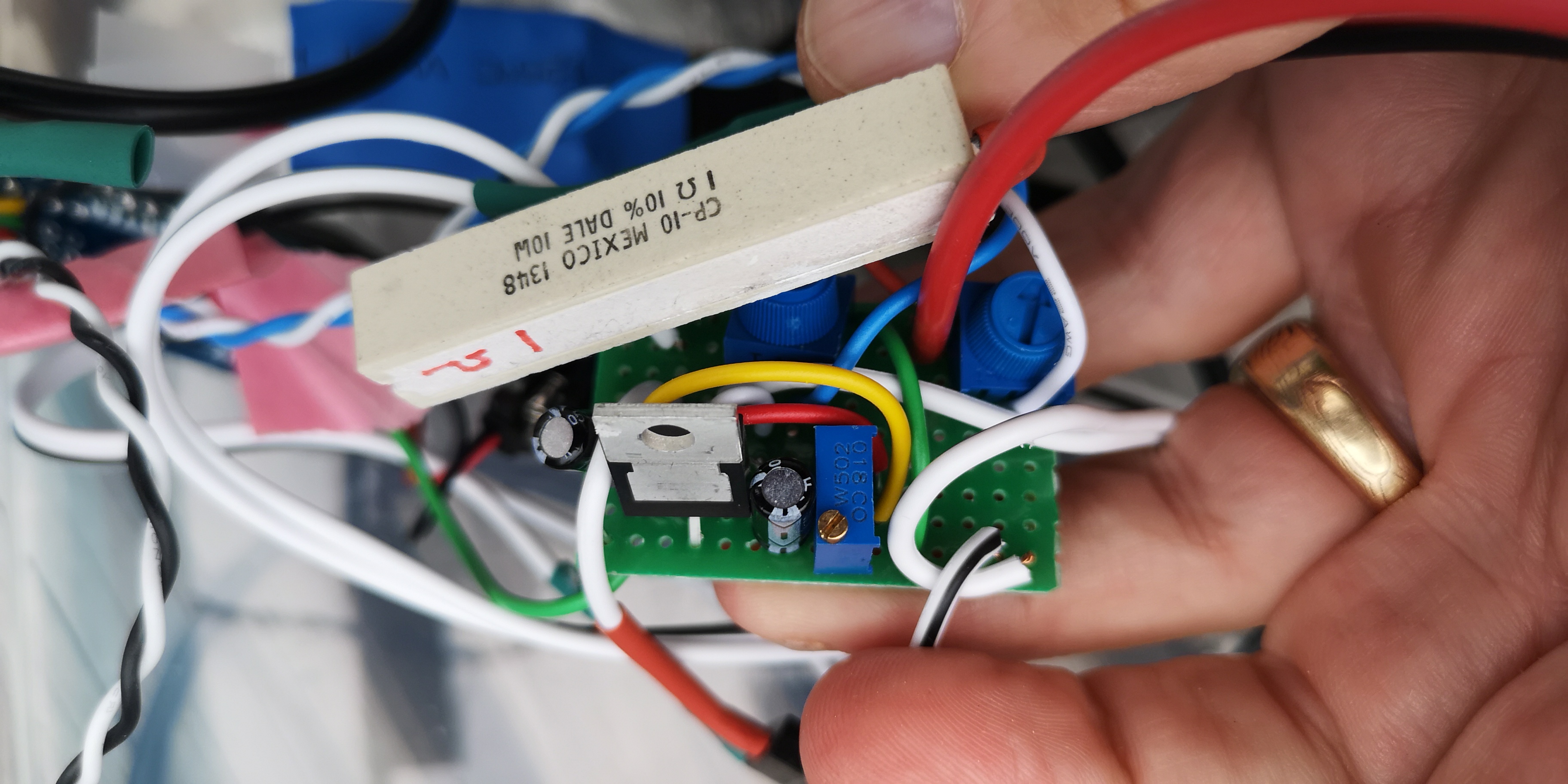 Voltage regulator and current measuring shunt.jpg