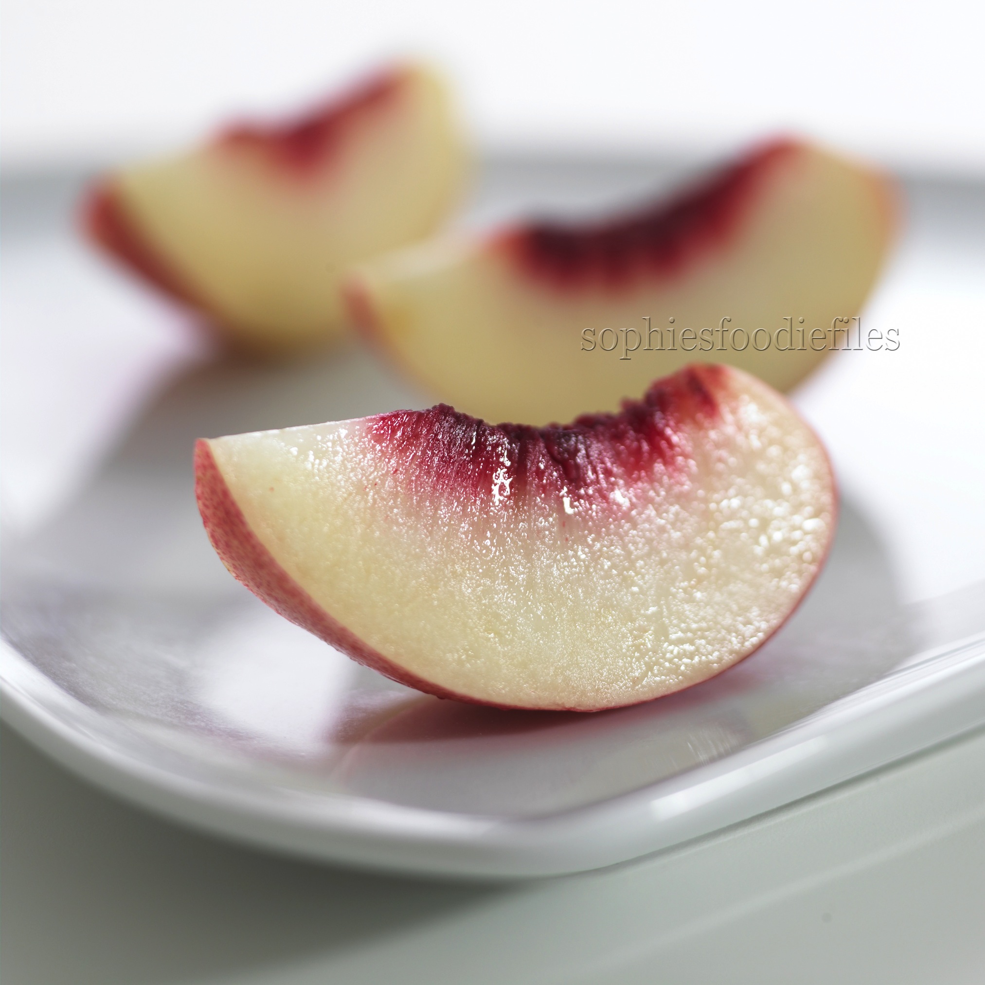 WF_Nectarine-slices-760194169-Owatermark.jpg