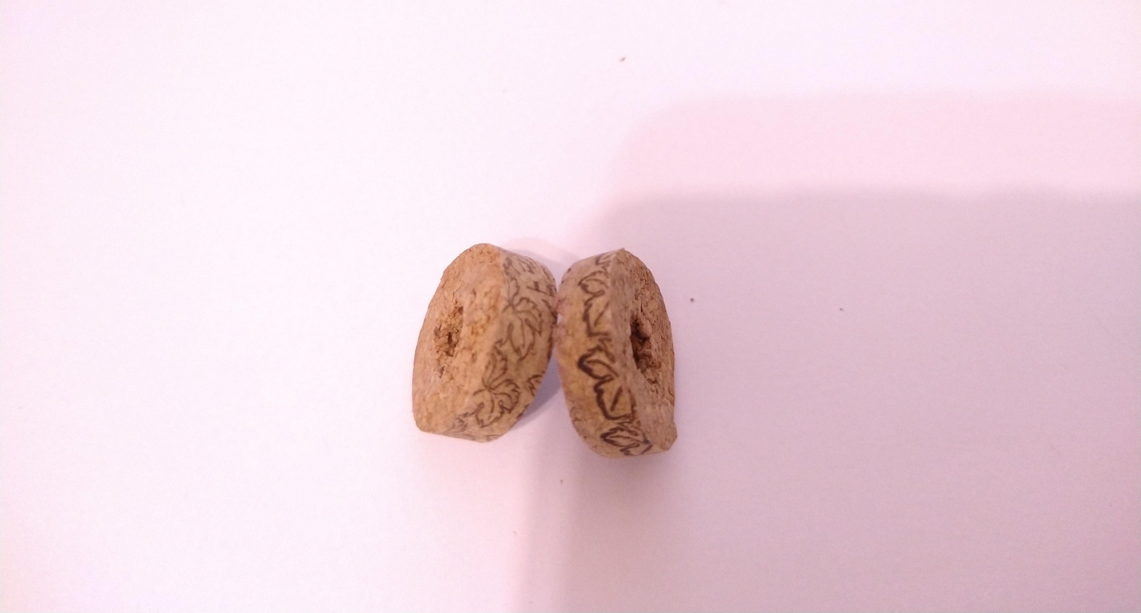 Wine Cork_Two slices ( 0.5 mm.).jpg