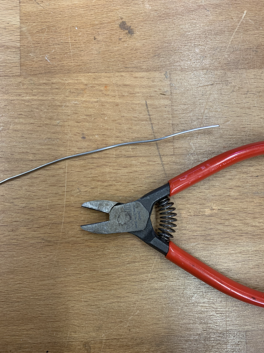 Wire Cutter and Wire.png