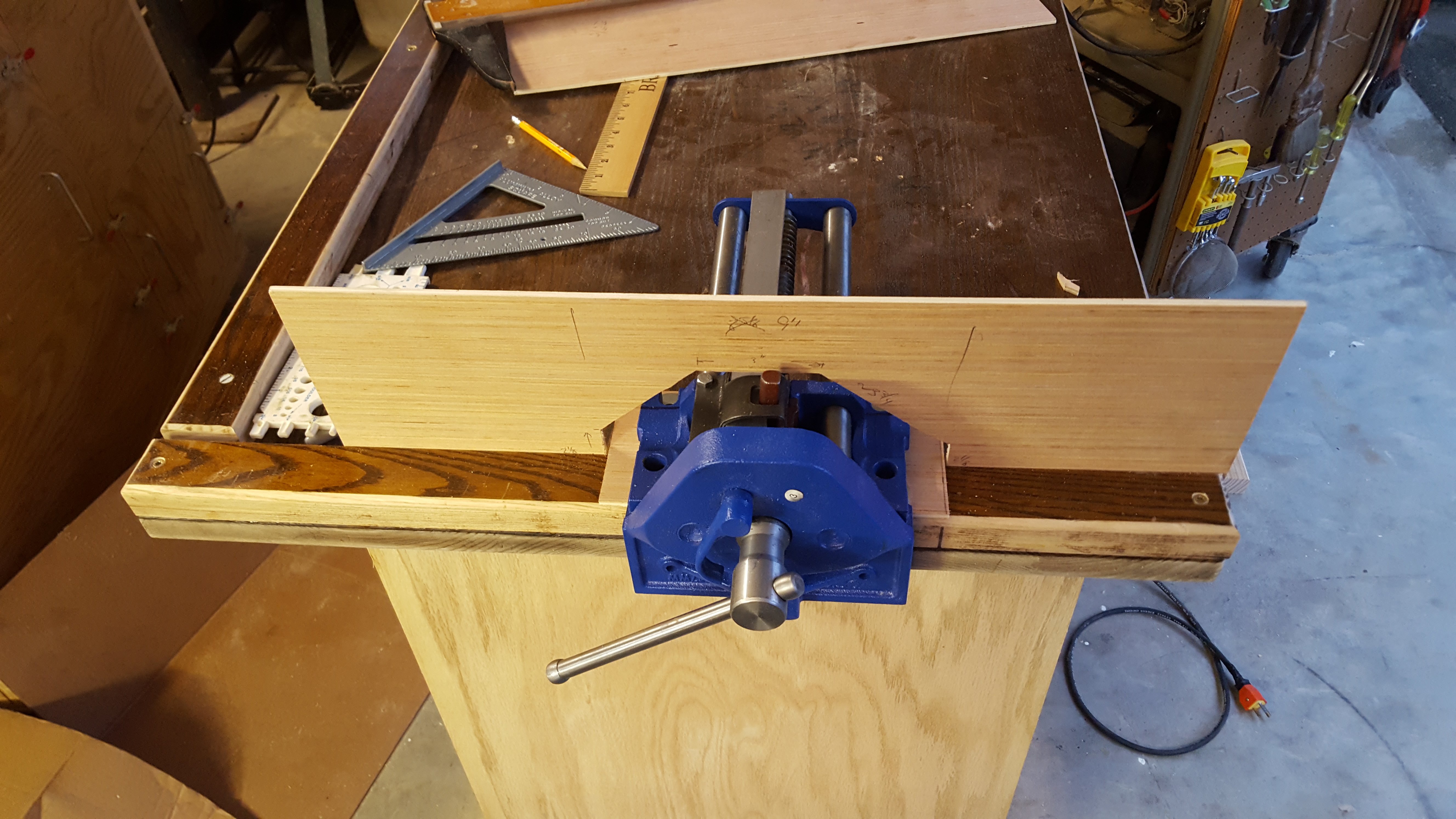 Wood vise-01.jpg