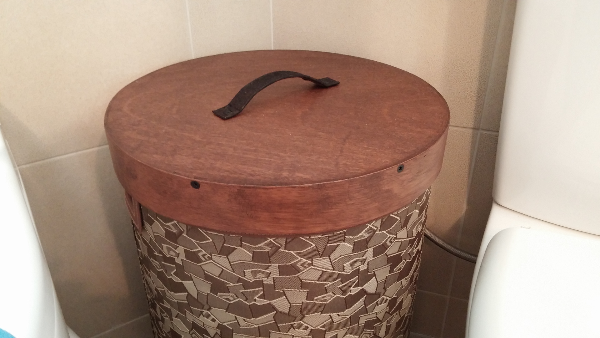 Wooden Laundry Basket Top (18).jpg