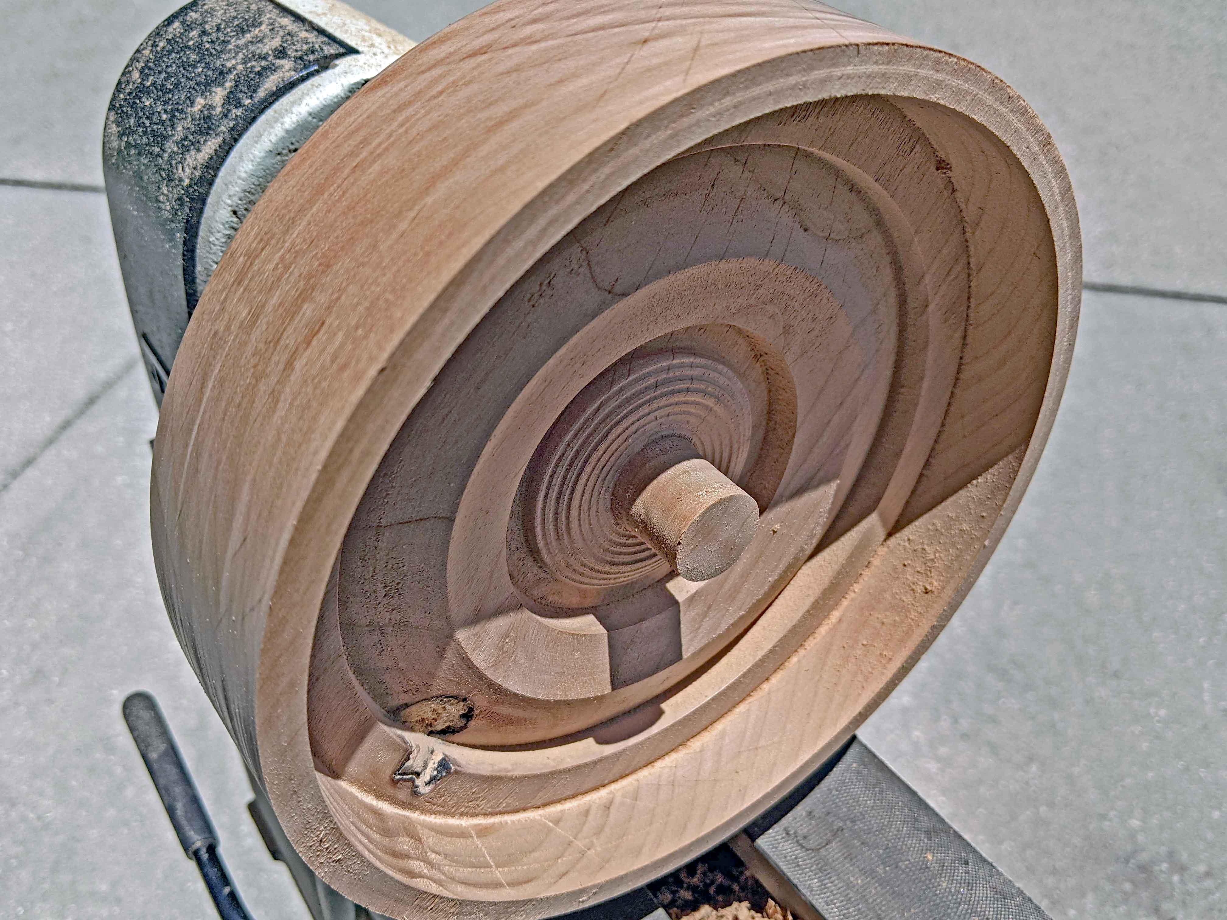 Woodturned-Clock---FinishTurning.jpg