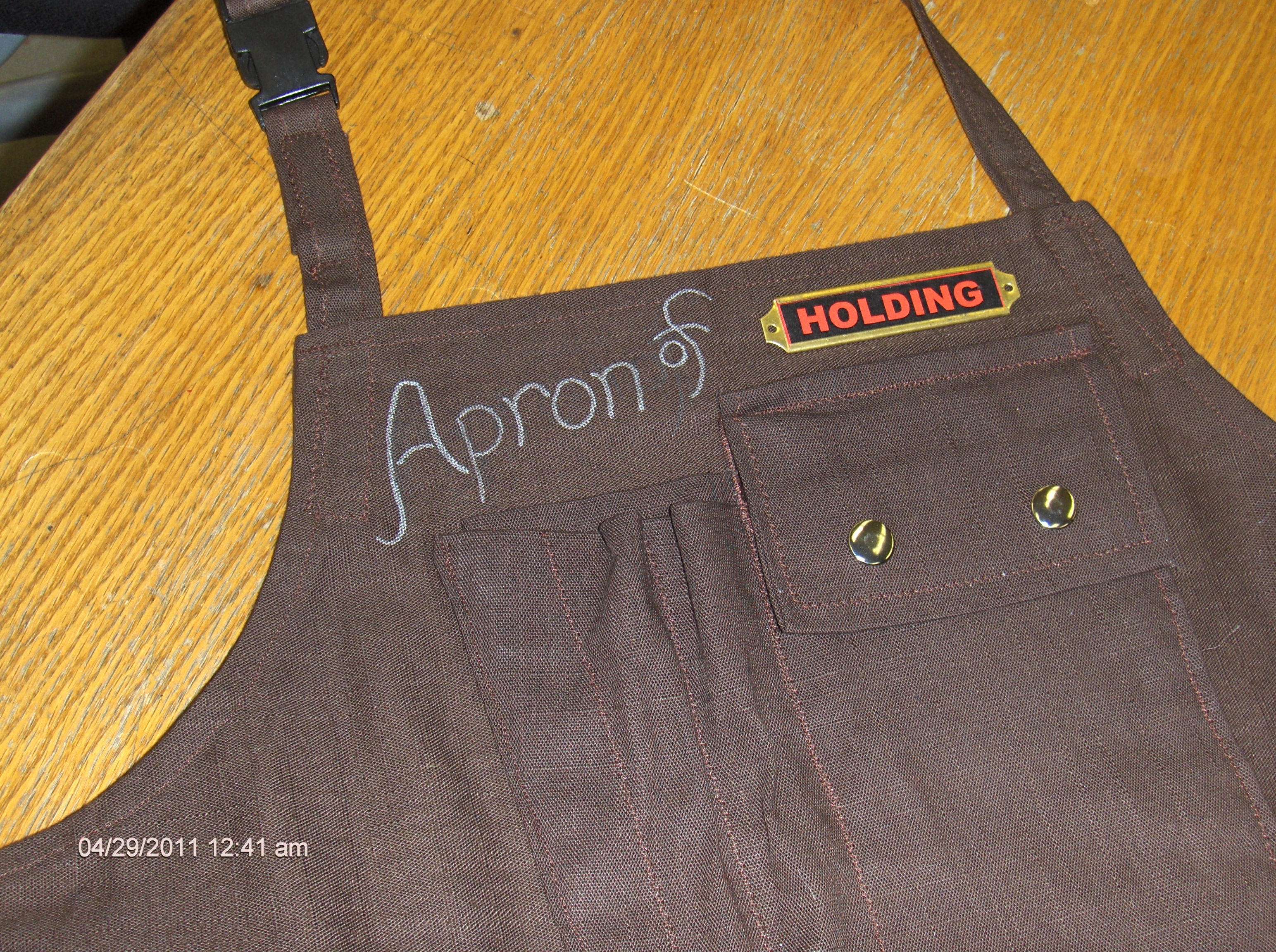 apron of holding (82).JPG