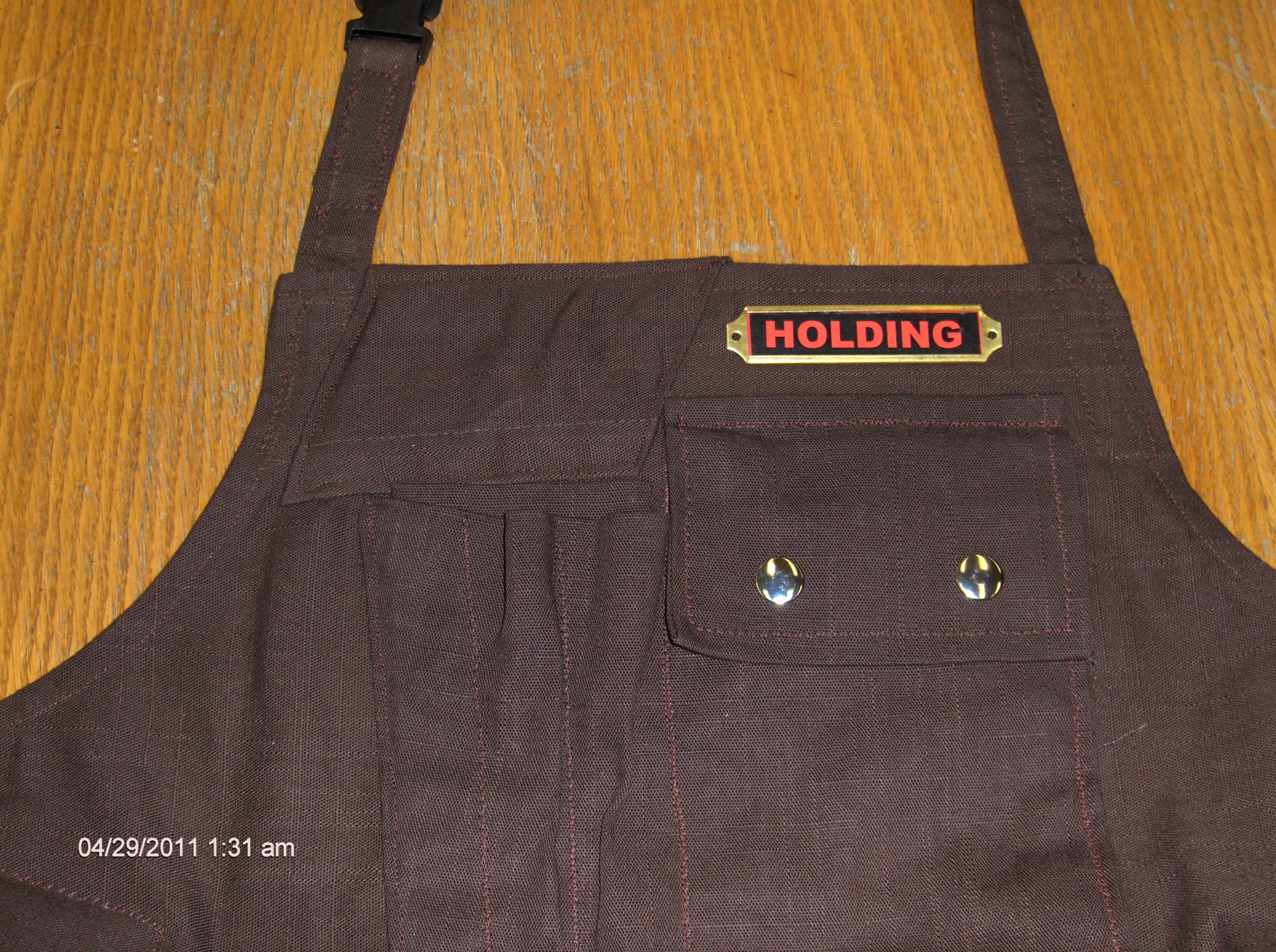 apron of holding (85).JPG