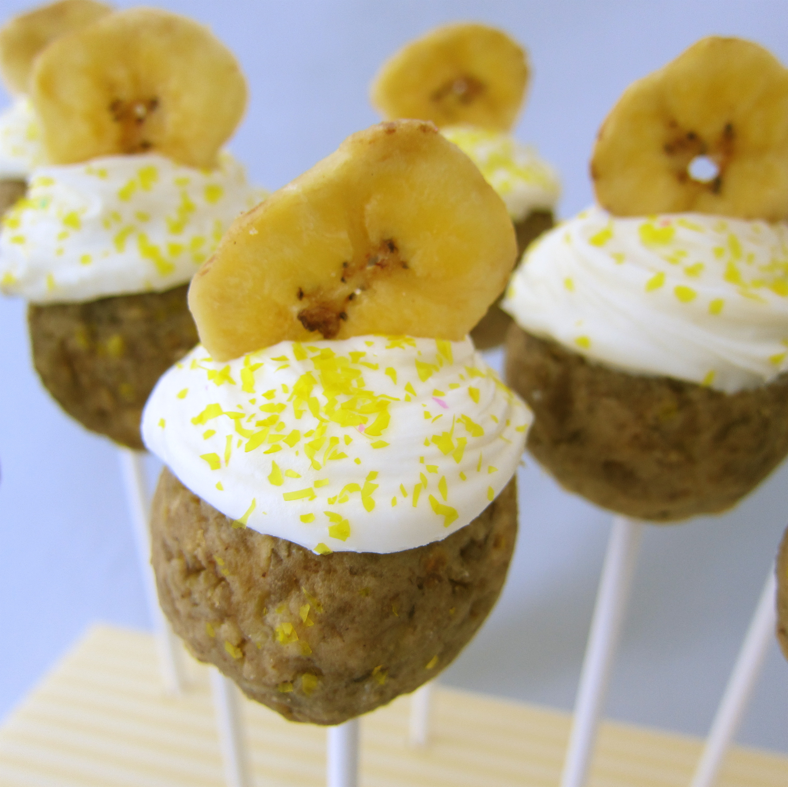 banana cake pops 01.JPG