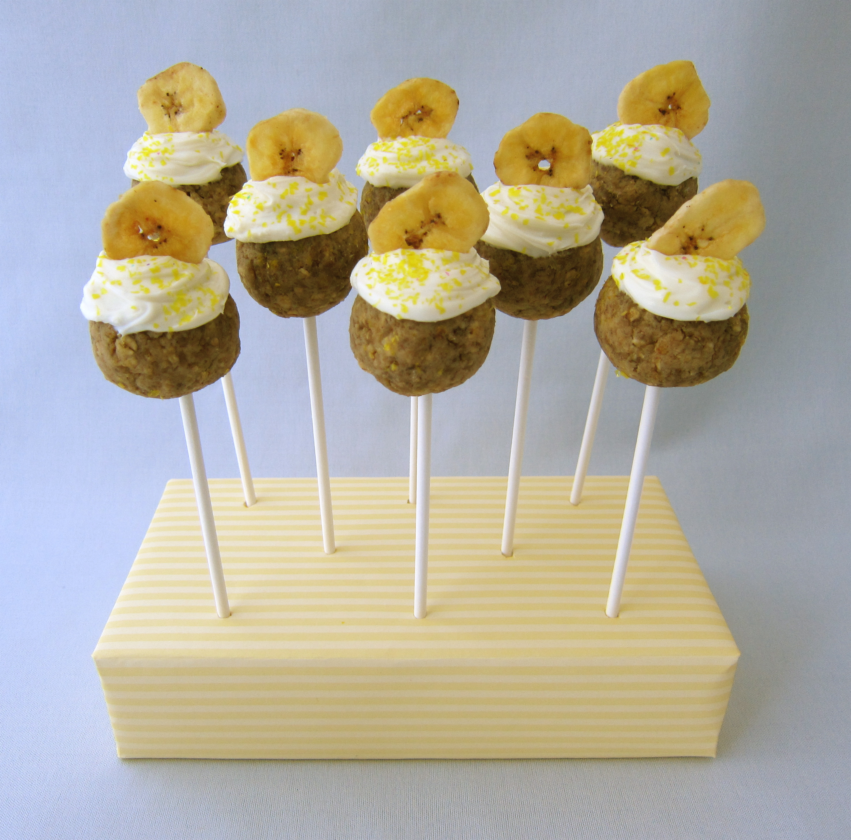 banana cake pops 02.JPG