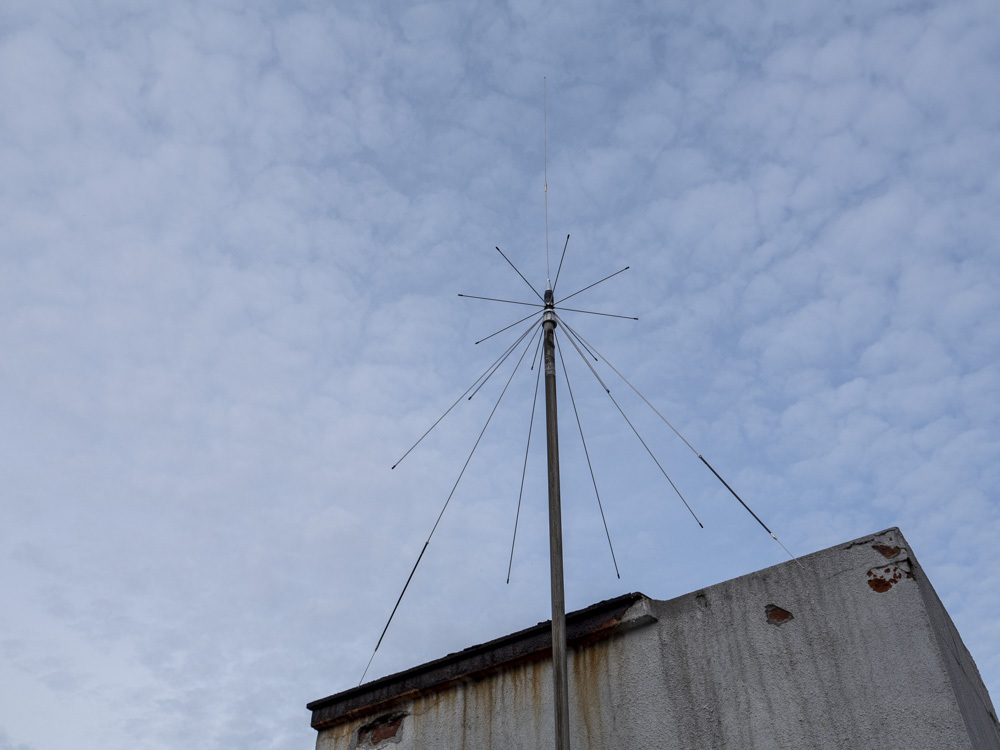 becky-stern-ham-radio-roof-antenna-optimized-11.jpg