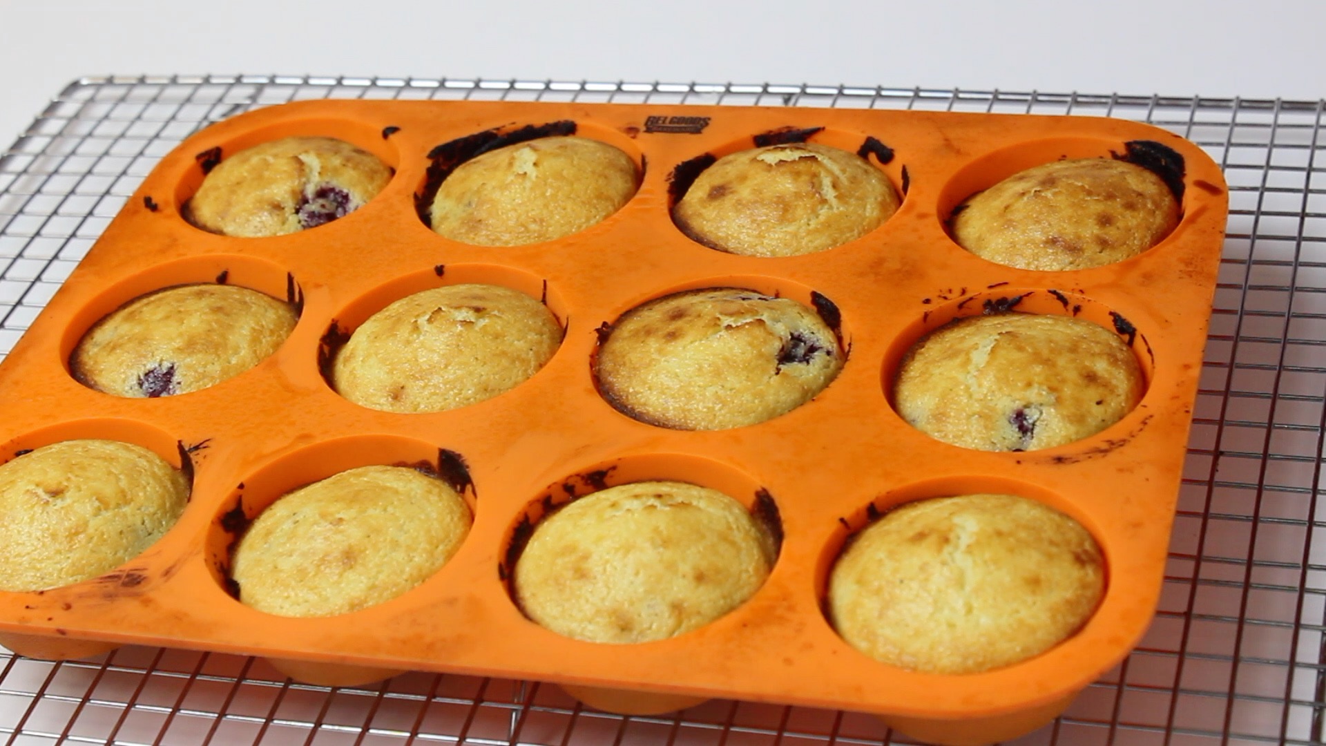 blackberry cornbread muffins11.jpg