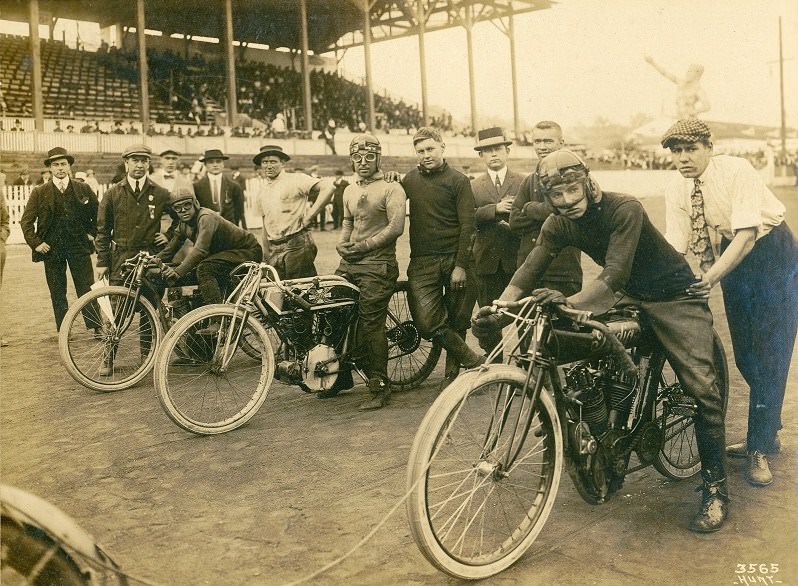 boardtrack-racers-indian-motorcycles.jpg