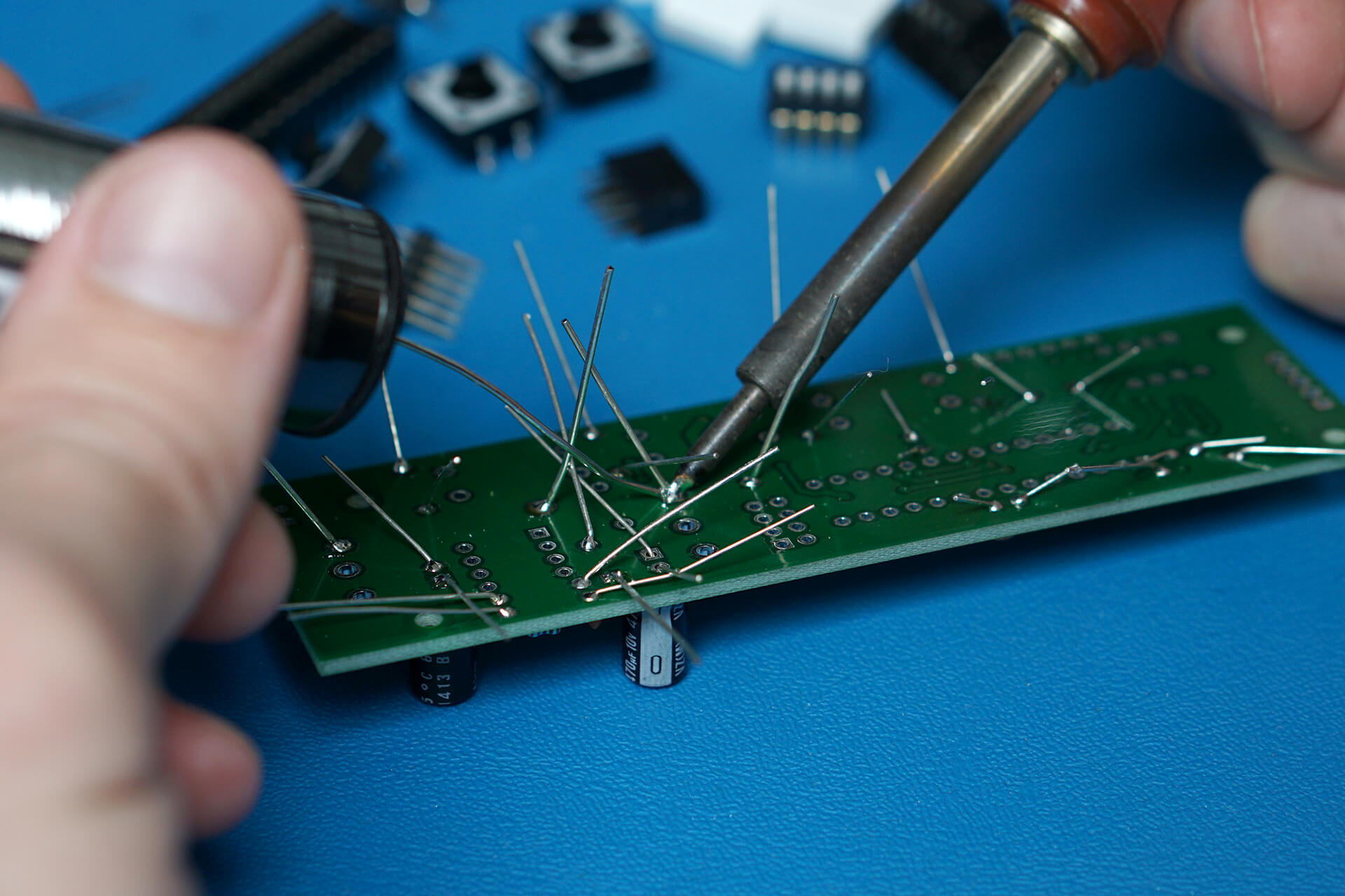 brain_electronics_03-soldering.jpg