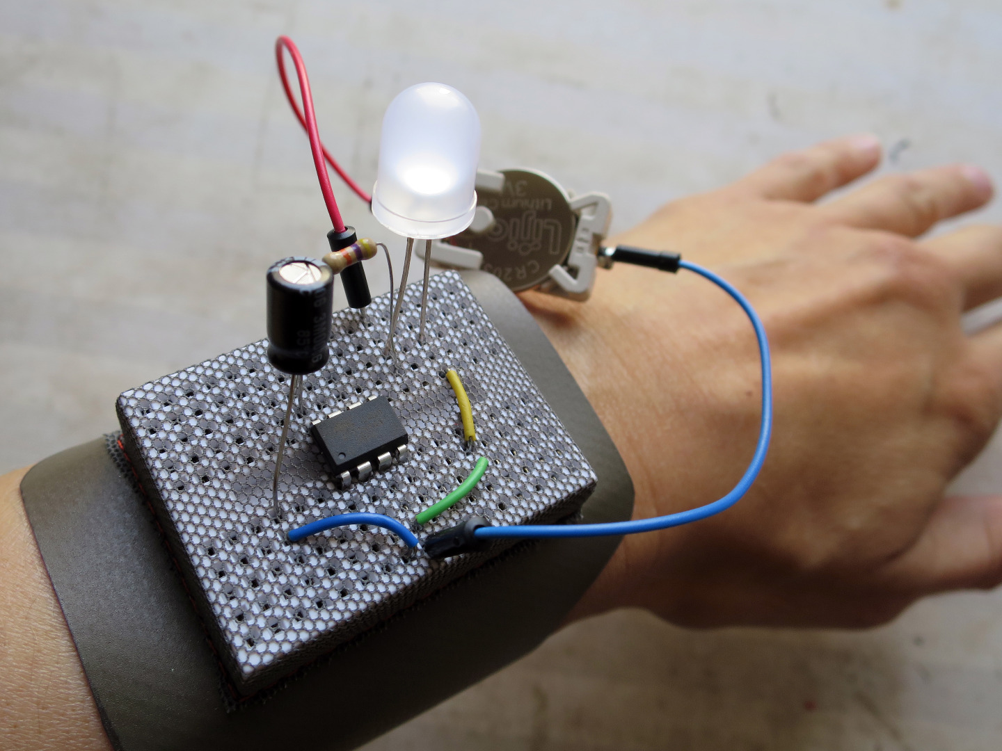 breadboard-or-pincushion-bracelet_17257966505_o.jpg