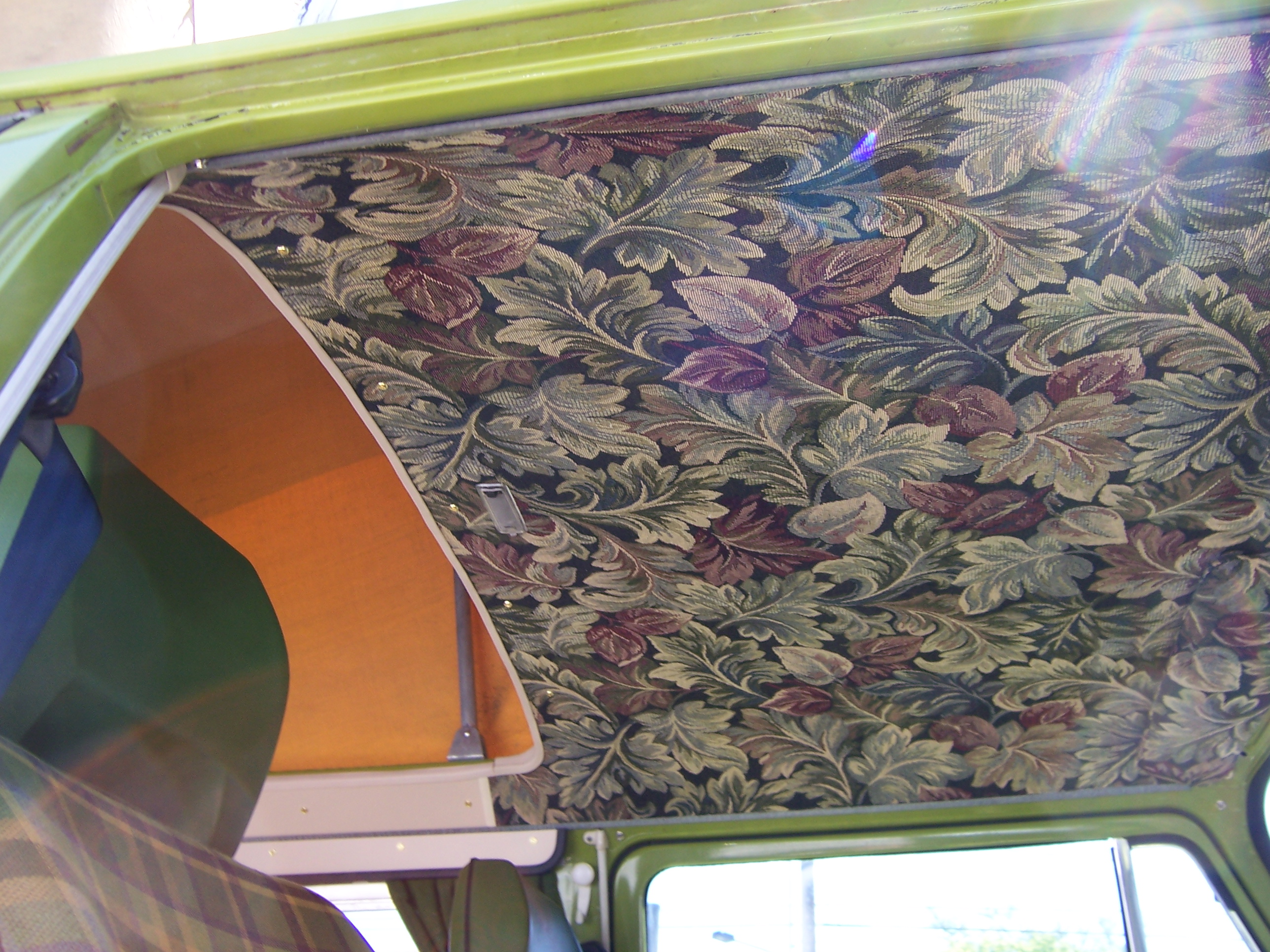 bus ceiling.JPG