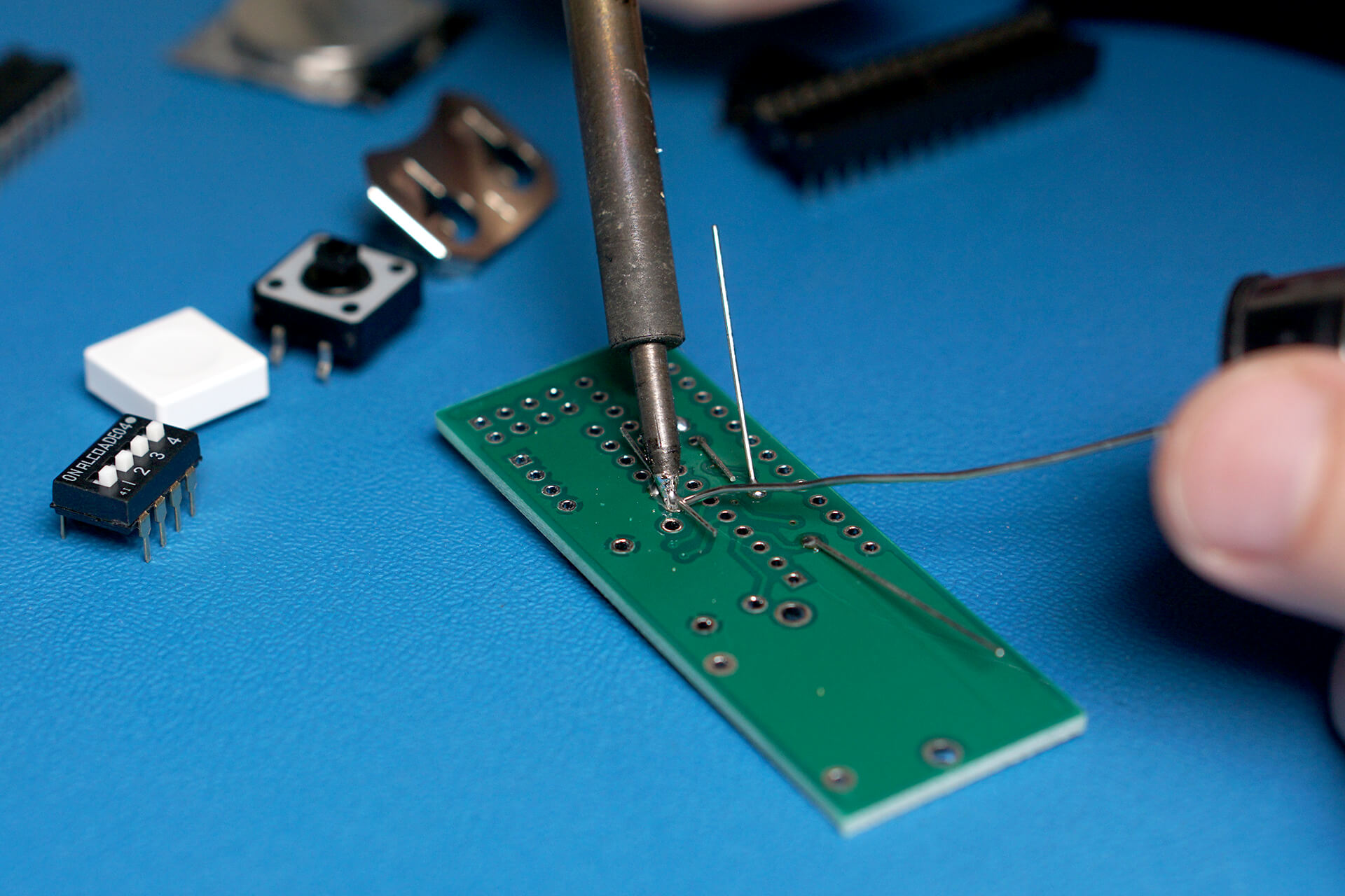 button_electronics_03-soldering.jpg