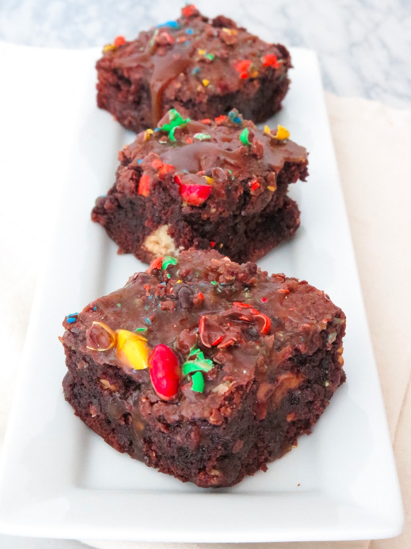 candy bar brownies-15.jpg