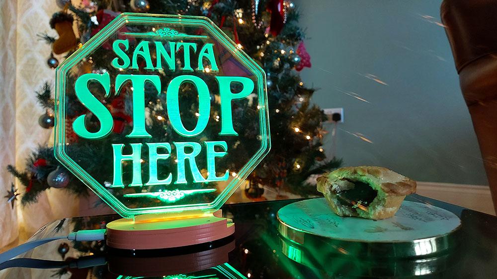 christmas-2021-laser-cut-santa-stop-here-edge-lit-sign-4.jpg