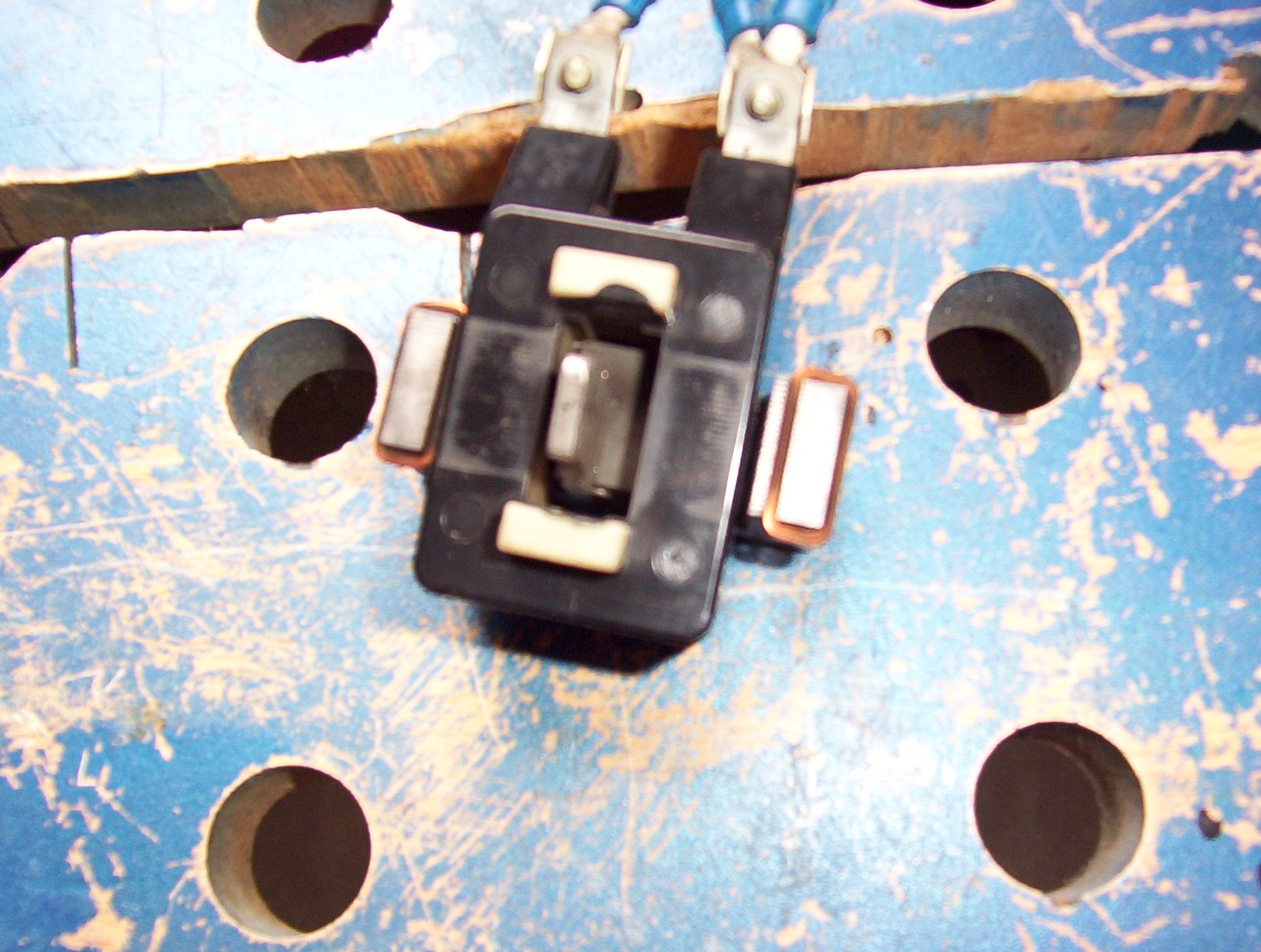 circuit breaker coil 3.JPG