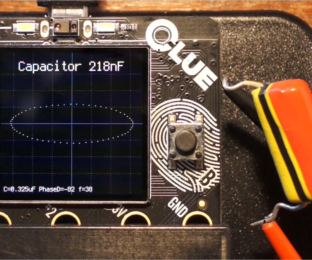 clue-component-tester-mullardcapacitor220uf-videograb1.jpg