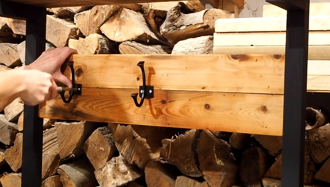 coat hooks.PNG